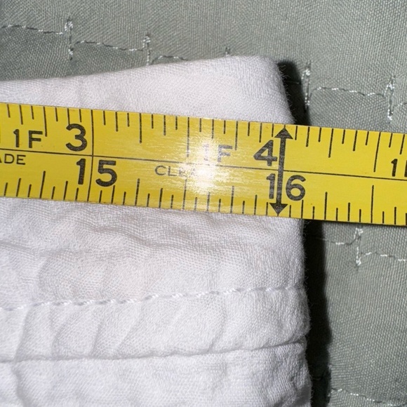 Lilly Pulitzer white scalloped hem textured skort. Size 4. VGUC - Picture 8 of 9